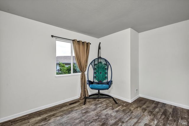 18528 N Shore Dr, Hidden Valley Lake, CA 95467