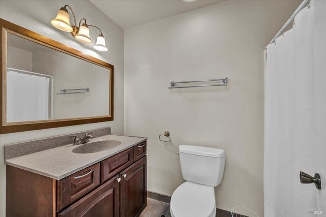 18528 N Shore Dr, Hidden Valley Lake, CA 95467