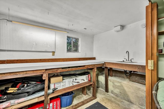 18528 N Shore Dr, Hidden Valley Lake, CA 95467