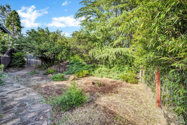 18528 N Shore Dr, Hidden Valley Lake, CA 95467