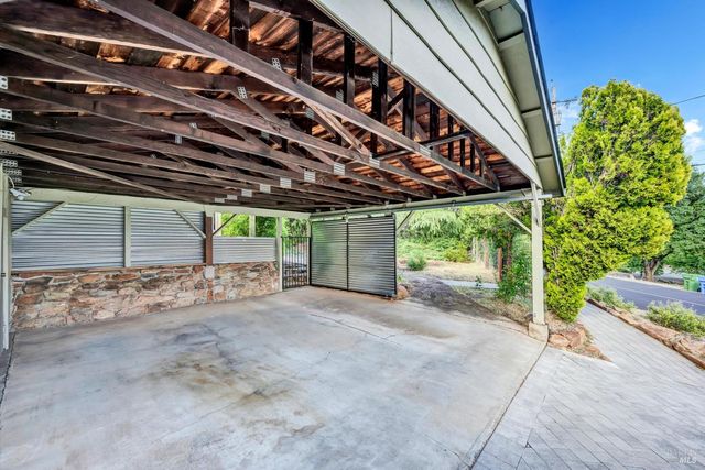18528 N Shore Dr, Hidden Valley Lake, CA 95467