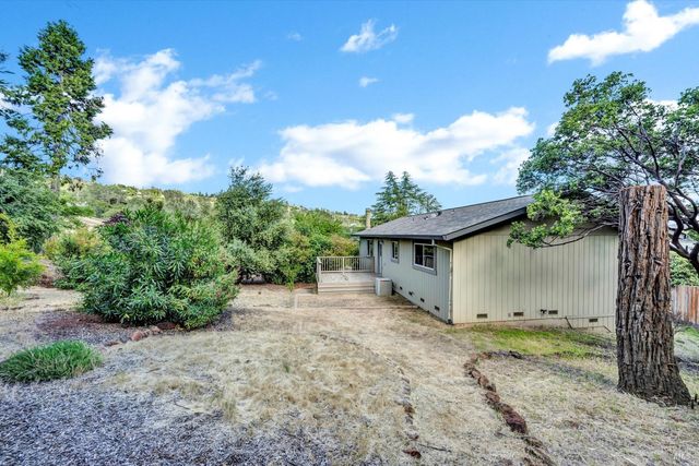 18528 N Shore Dr, Hidden Valley Lake, CA 95467