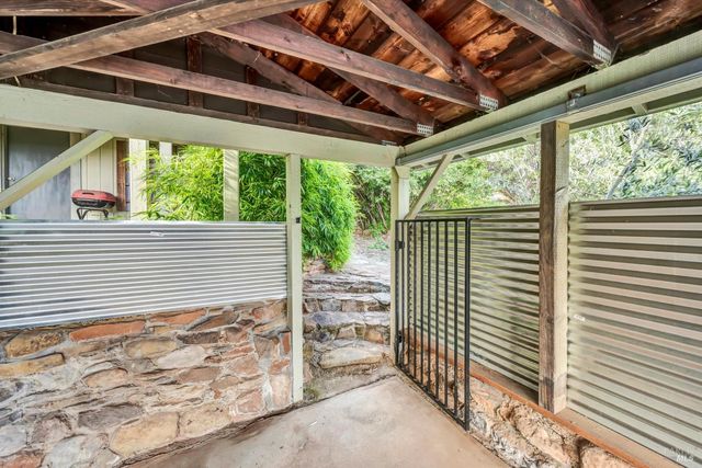18528 N Shore Dr, Hidden Valley Lake, CA 95467