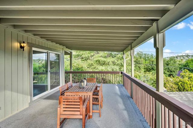 18528 N Shore Dr, Hidden Valley Lake, CA 95467