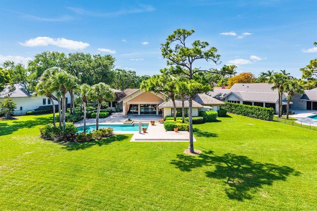 3566 Loire Lane, Palm Beach Gardens, FL 33410