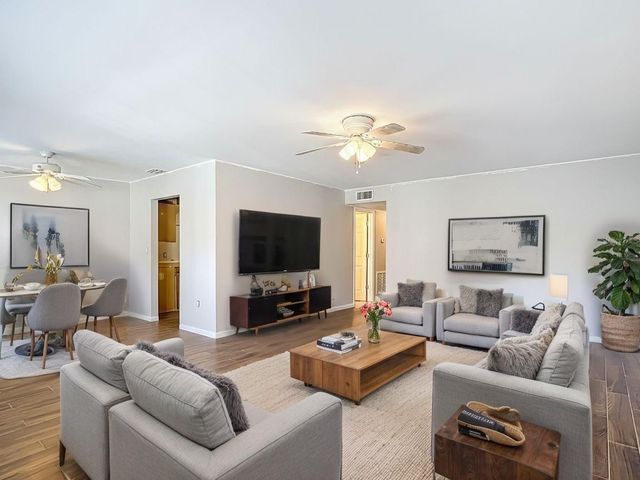 4325 AEGEAN DRIVE 204B, Tampa, FL 33611