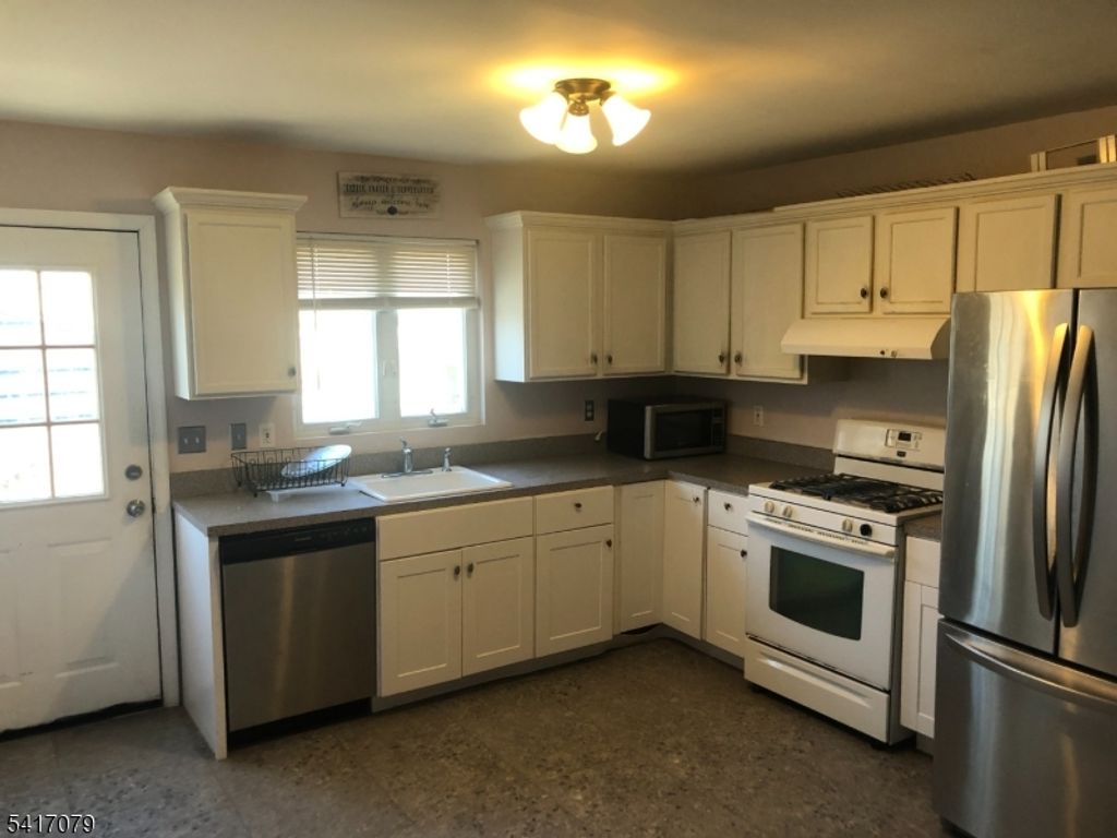 202 North St, Manville Boro, NJ 08835 — photo 2