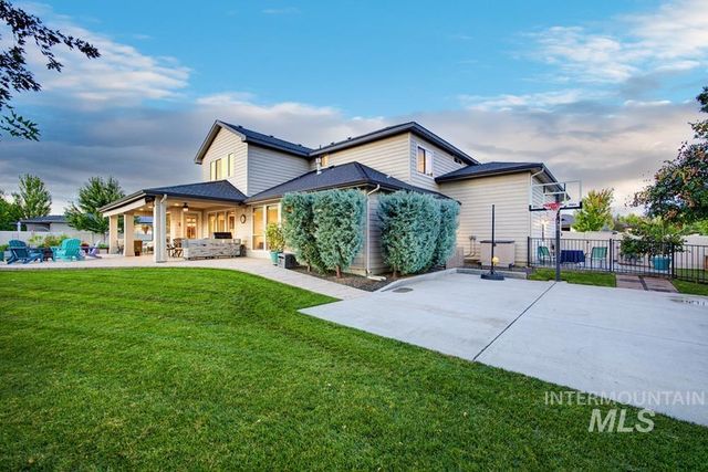 2603 N Hearthglow Ave, Eagle, ID 83616