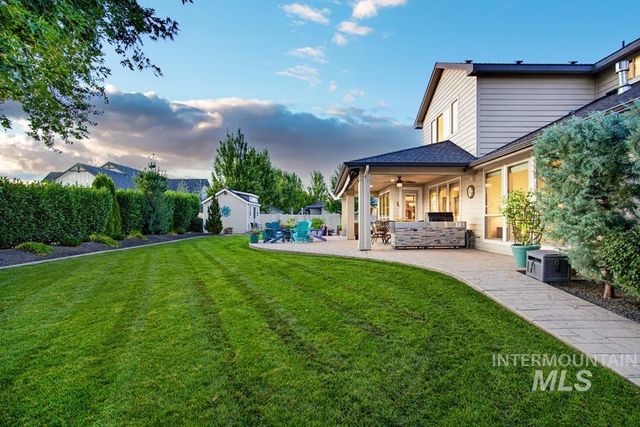 2603 N Hearthglow Ave, Eagle, ID 83616