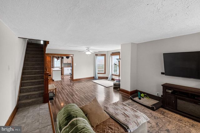 62 E 2ND AVE, Parkesburg, PA 19365