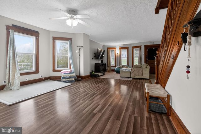 62 E 2ND AVE, Parkesburg, PA 19365