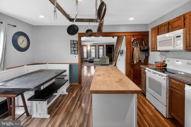 62 E 2ND AVE, Parkesburg, PA 19365