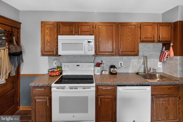 62 E 2ND AVE, Parkesburg, PA 19365