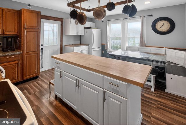 62 E 2ND AVE, Parkesburg, PA 19365