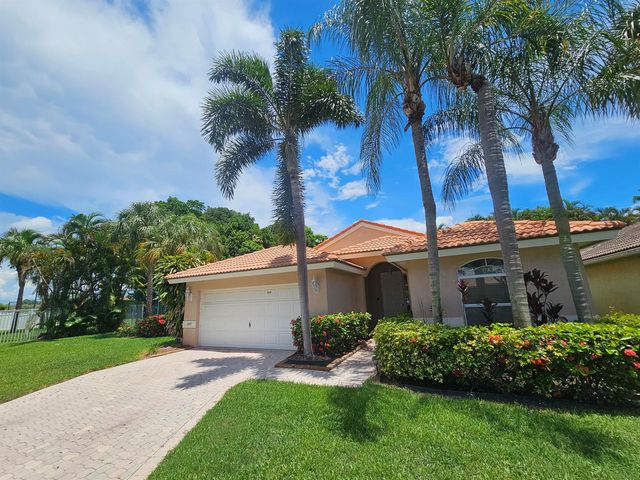 5449 Grande Palm Circle, Delray Beach, FL 33484