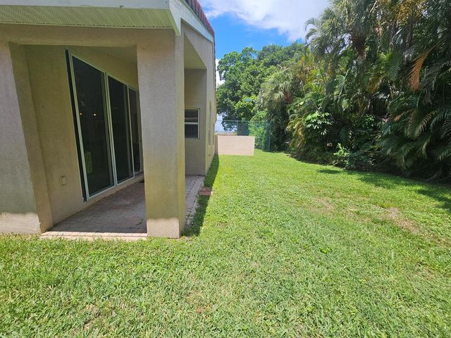 5449 Grande Palm Circle, Delray Beach, FL 33484