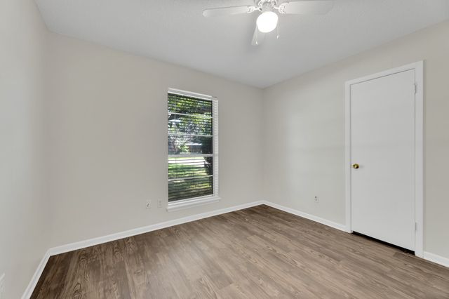 205 Collins Drive, Terrell, TX 75160
