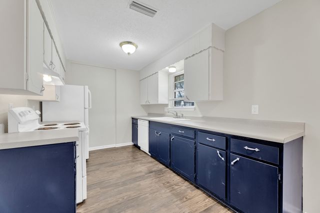 205 Collins Drive, Terrell, TX 75160