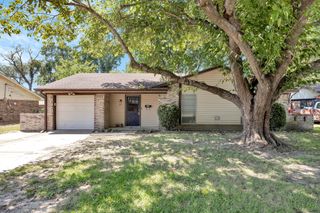 205 Collins Drive, Terrell, TX 75160