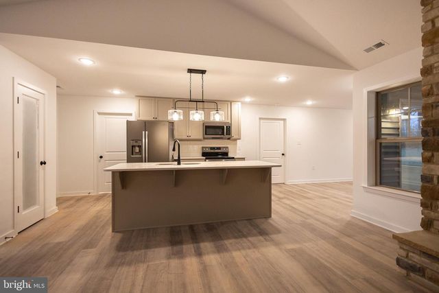 63 HASKELL DR, Martinsburg, WV 25404