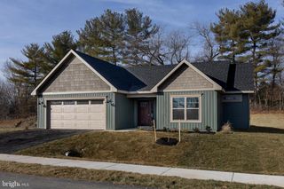 63 HASKELL DR, Martinsburg, WV 25404