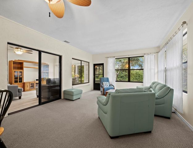 4133 CARRIAGE DRIVE 18, Sarasota, FL 34241