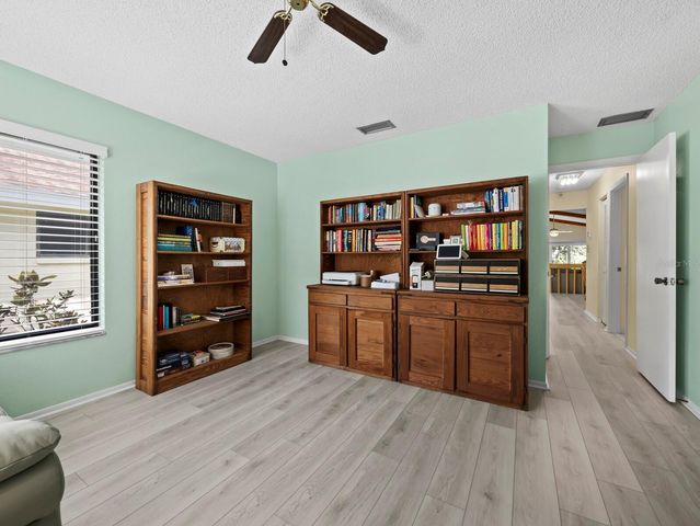 4133 CARRIAGE DRIVE 18, Sarasota, FL 34241