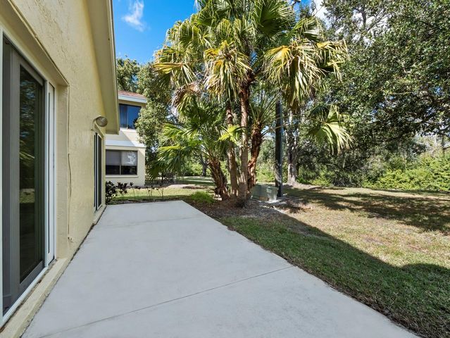 4133 CARRIAGE DRIVE 18, Sarasota, FL 34241