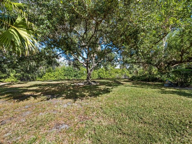 4133 CARRIAGE DRIVE 18, Sarasota, FL 34241