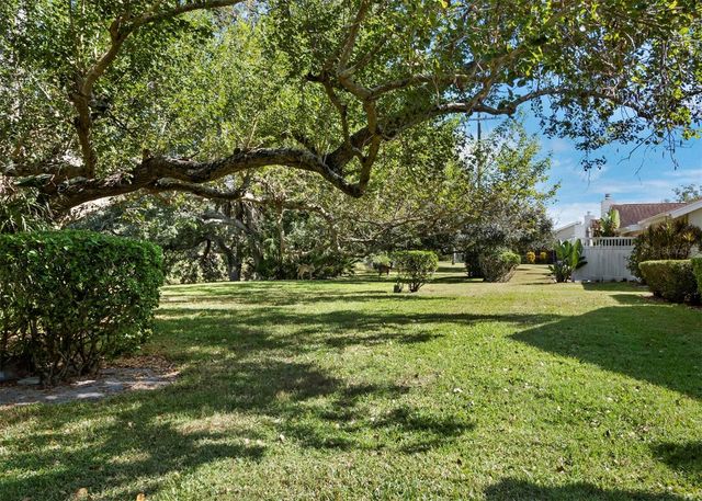 4133 CARRIAGE DRIVE 18, Sarasota, FL 34241