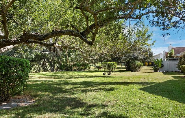 4133 CARRIAGE DRIVE 18, Sarasota, FL 34241