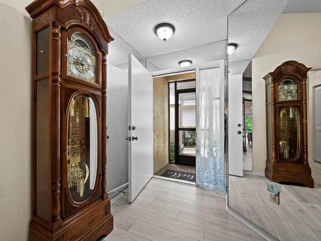 4133 CARRIAGE DRIVE 18, Sarasota, FL 34241