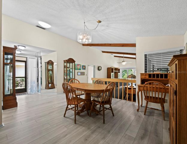 4133 CARRIAGE DRIVE 18, Sarasota, FL 34241