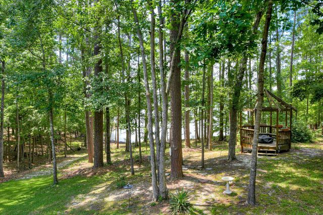 204 Chickadee Court, Mccormick, SC 29835