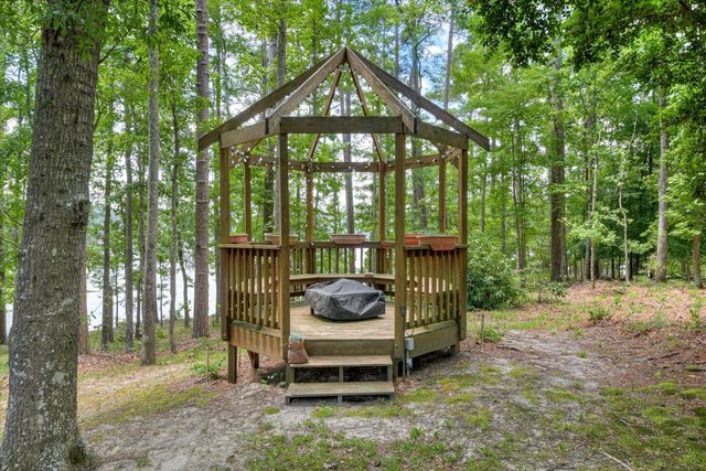 204 Chickadee Court, Mccormick, SC 29835