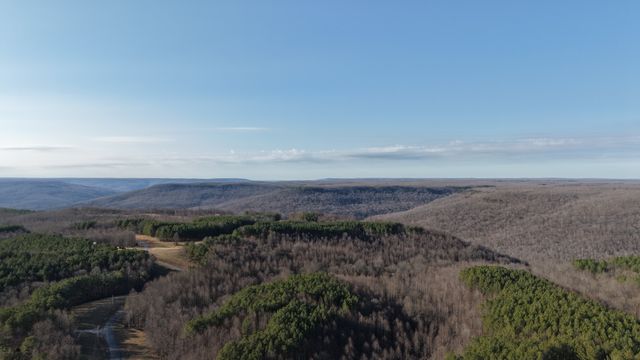 1085 Thunder Ridge Dr, South Pittsburg, TN 37380