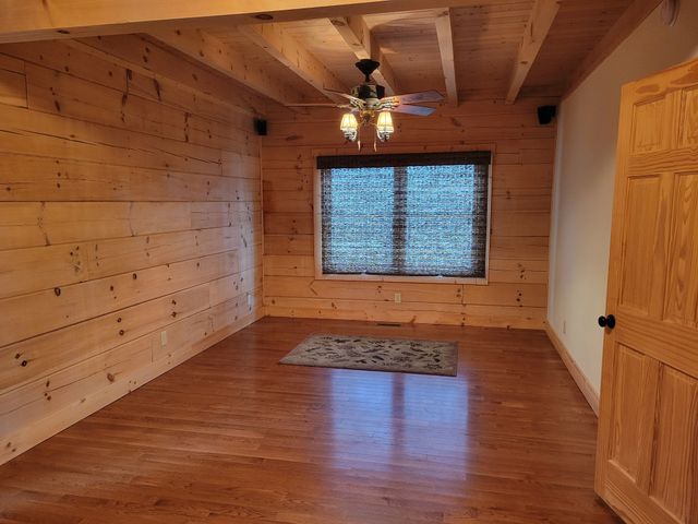 1085 Thunder Ridge Dr, South Pittsburg, TN 37380