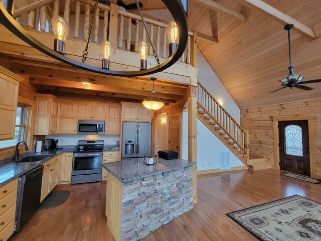 1085 Thunder Ridge Dr, South Pittsburg, TN 37380