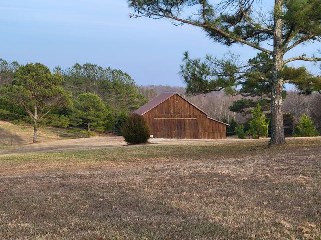 1085 Thunder Ridge Dr, South Pittsburg, TN 37380