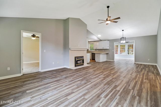 178 Ridgewood Drive, Crossville, TN 38555