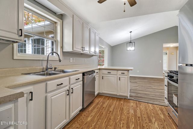 178 Ridgewood Drive, Crossville, TN 38555