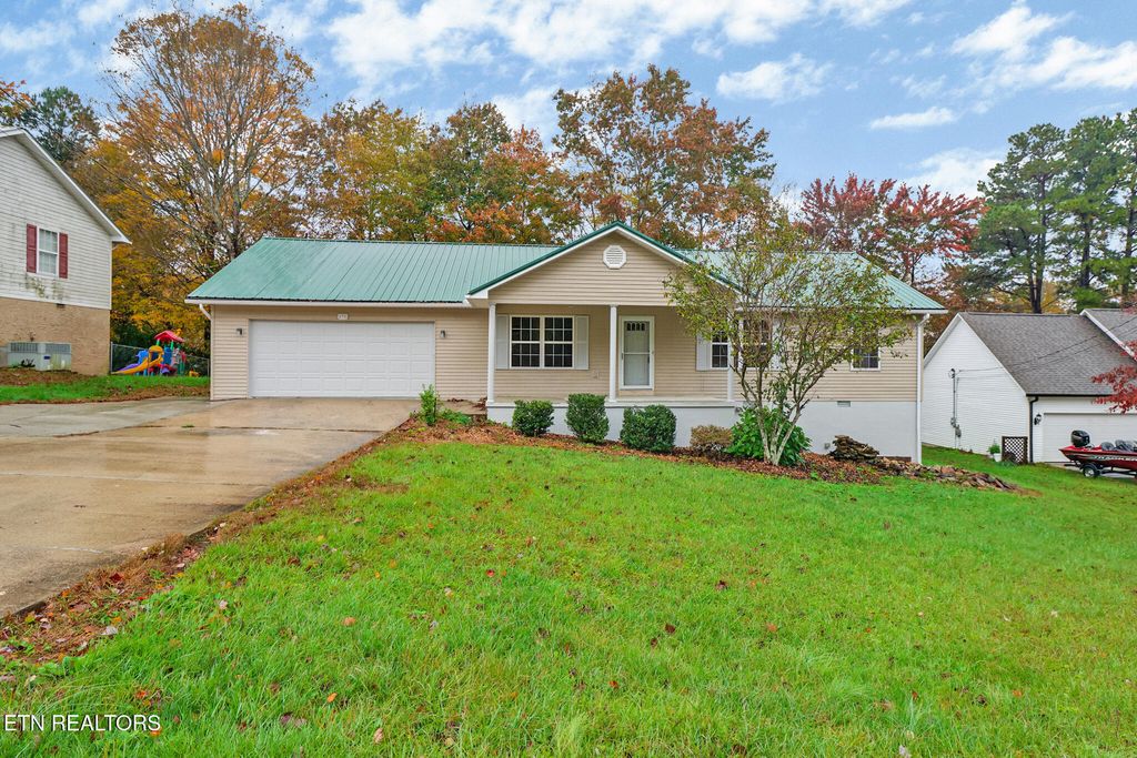178 Ridgewood Drive, Crossville, TN 38555