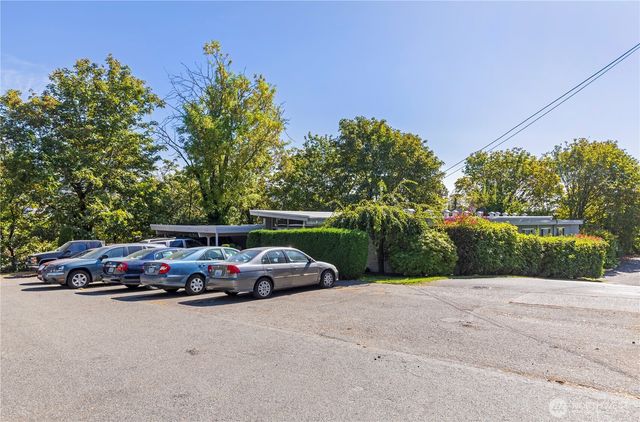 2109 W Raye Street, Seattle, WA 98199