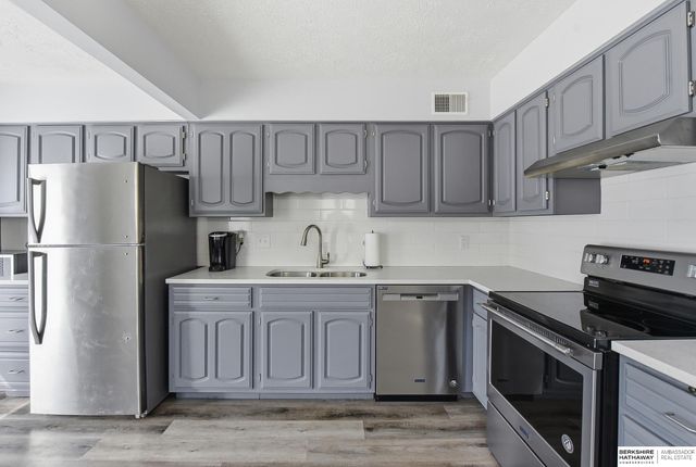 1331 Washington Street, Omaha, NE 68107