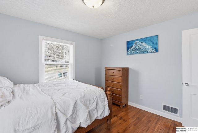 1331 Washington Street, Omaha, NE 68107