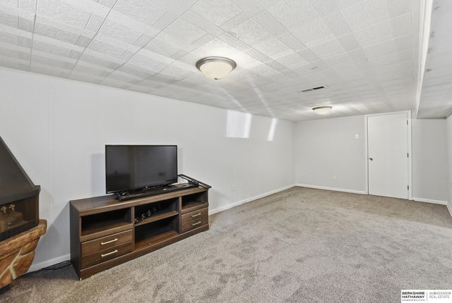 1331 Washington Street, Omaha, NE 68107