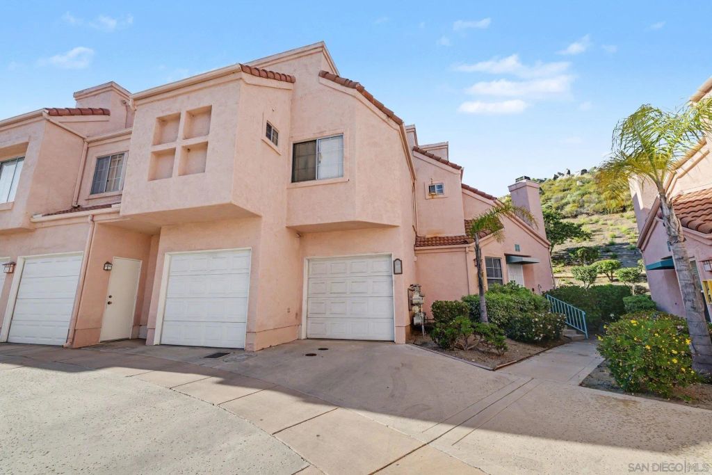 12090 Calle de Montana 247, El Cajon, CA 92019