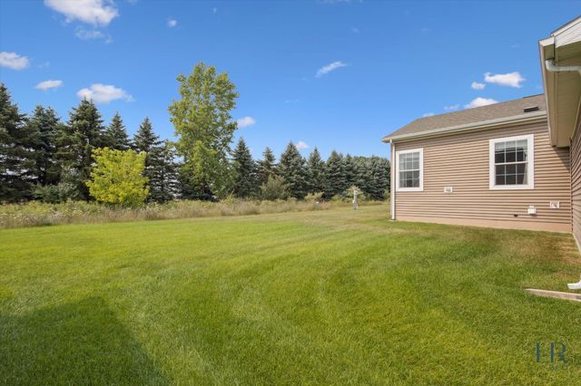 5906 Trillium Hills Drive NE, Rockford, MI 49341