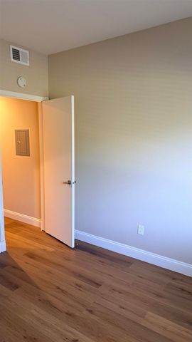 103 103 Tuscany Court, Hercules, CA 94547