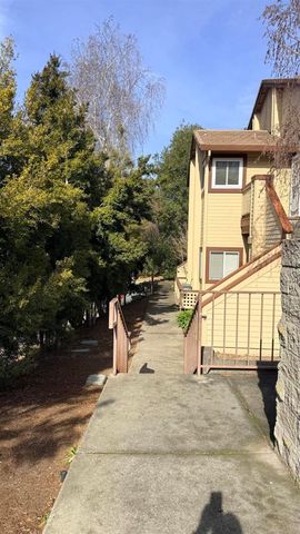 103 103 Tuscany Court, Hercules, CA 94547
